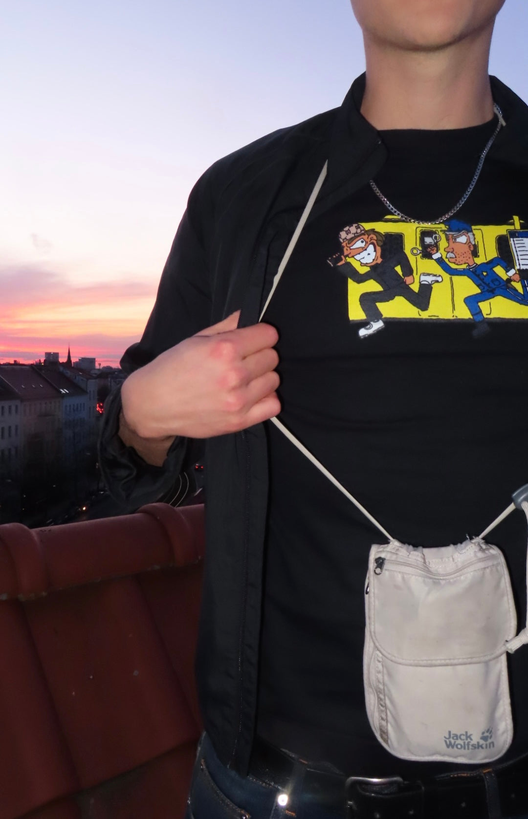 U8 Chaser Tee